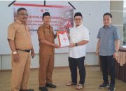 Arsal Aras Serahkan Bantuan Bako Untuk Korban Banjir di Luwu