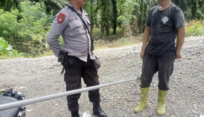 Sambangi Desa Binaan Secara Rutin, Aipda Alexander Perkuat Kamtibmas