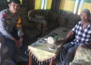Menyapa dari Pintu ke Pintu, Bhabinkamtibmas Hadir Menjaga Kedamaian Salugatta