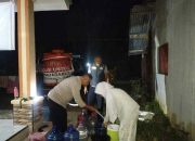 Satbinmas Polres Mamuju Tengah Rutin Menyalurkan Air Bersih Ke Msyarakat